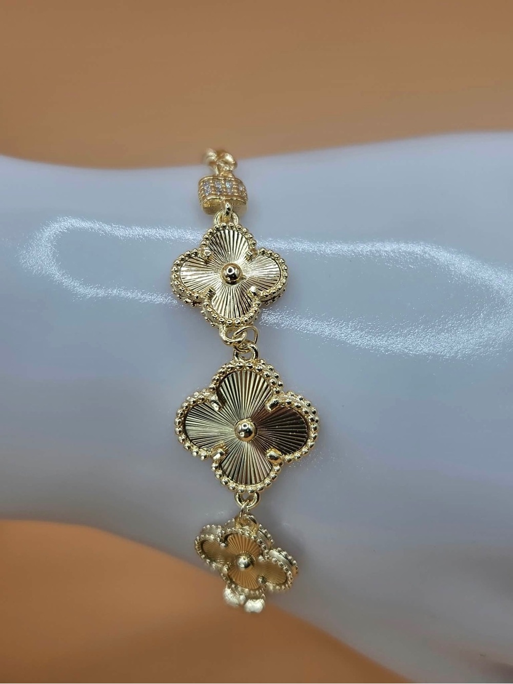 Elegant Gold Plated Clover-Link Bracelet - Women's Jewelry